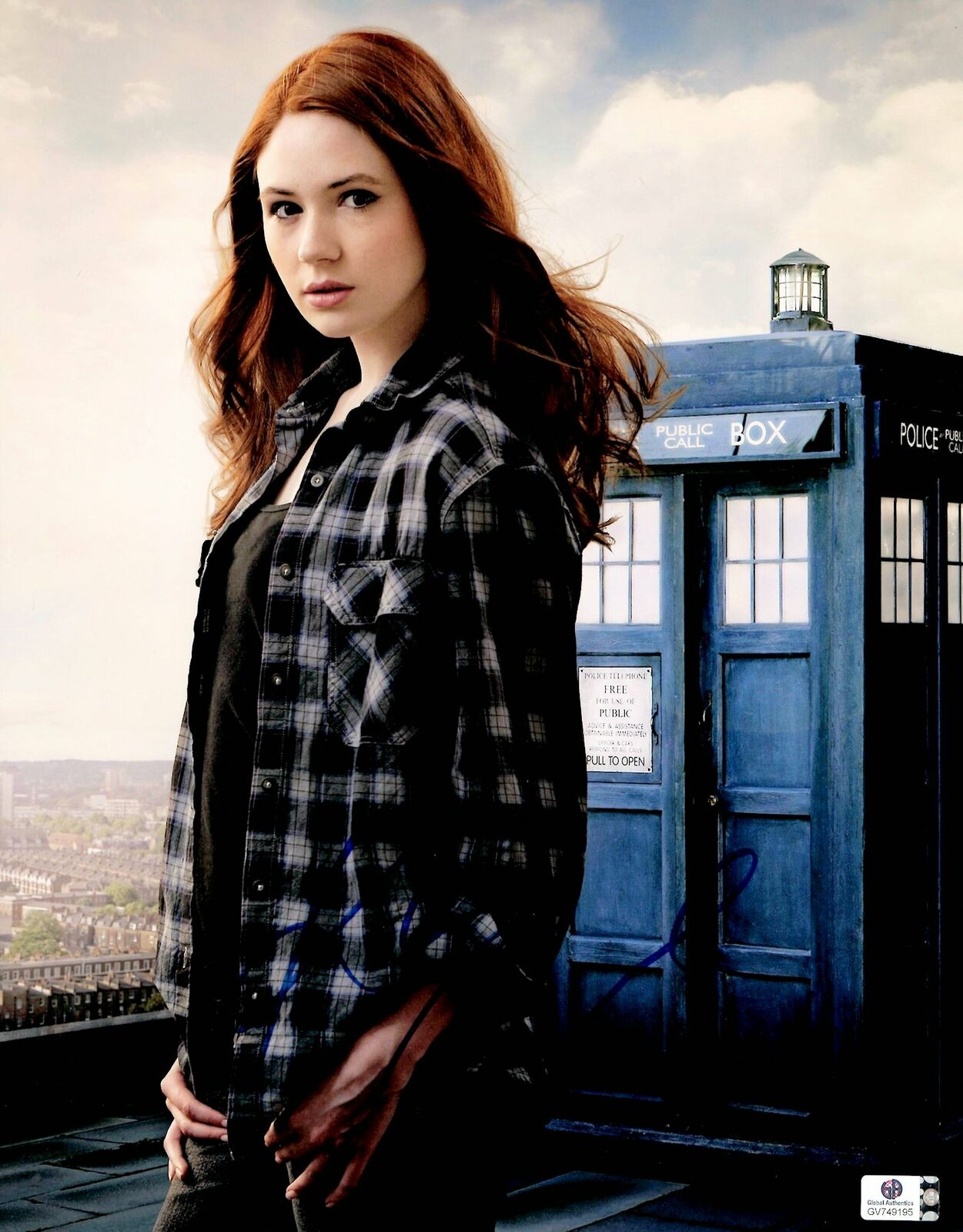 Karen Gillan Signed Autographed 11X14 Photo Poster painting Dr. Who Amy Pond Tardis GV749195