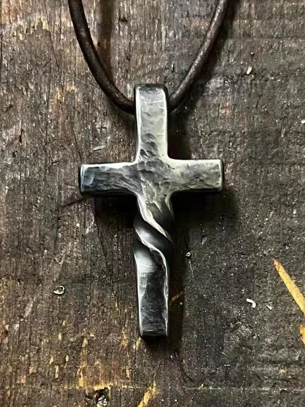 Vintage Alloy 3D Twisted Cross Pendant Necklace