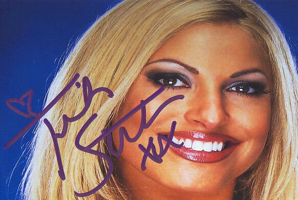 WWF WWE TRISH STRATUS SEXY AUTOGRAPHED HAND SIGNED Photo Poster painting WRESTLING PICTURE