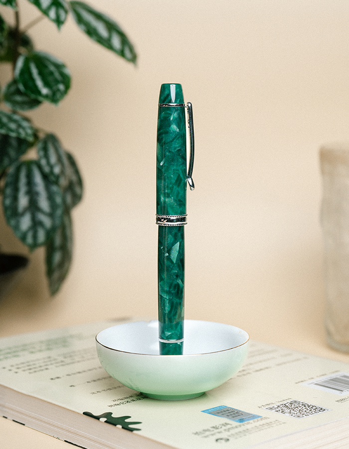 TIANZI T01 Piston-filling Fountain Pen in Darkgreen_Appearance