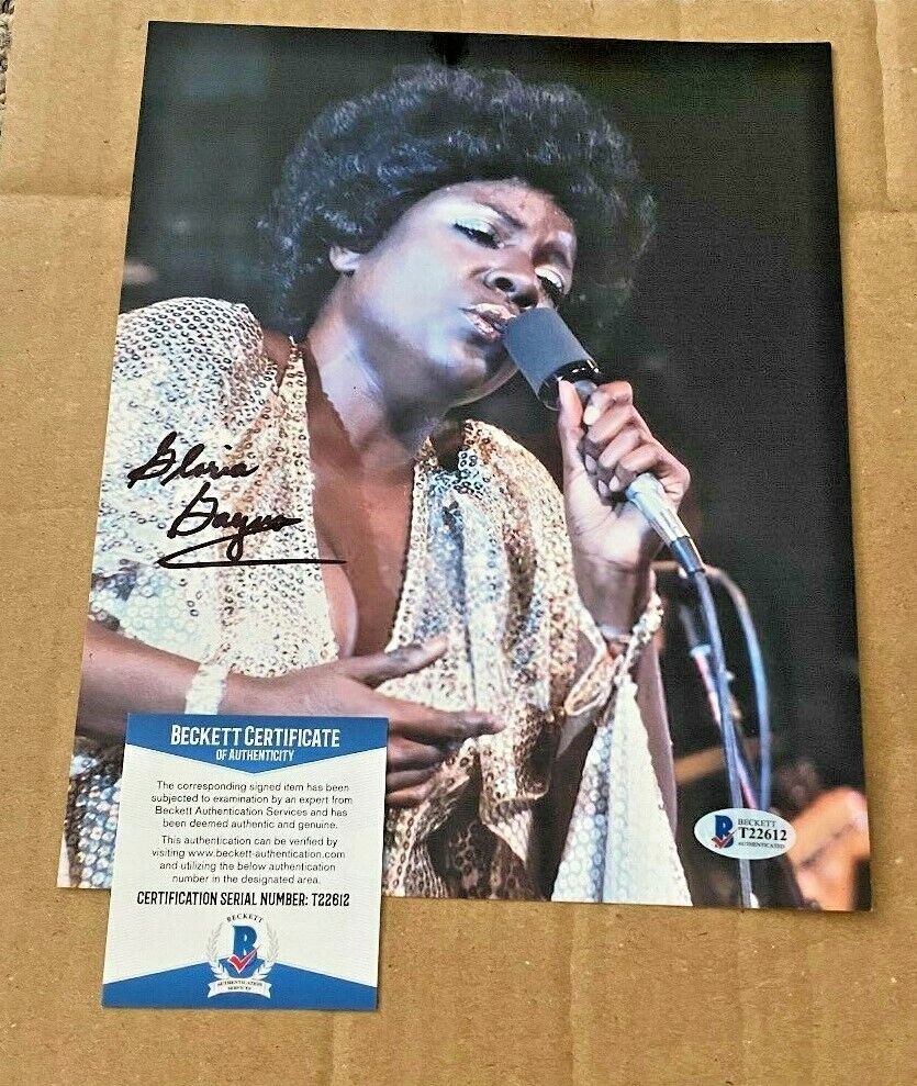 GLORIA GAYNOR SIGNED 8X10 MUSIC Photo Poster painting BECKETT CERTIFIED