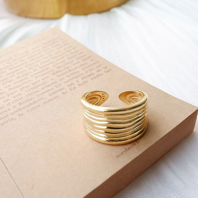 Alva Minimalist Gold Ring