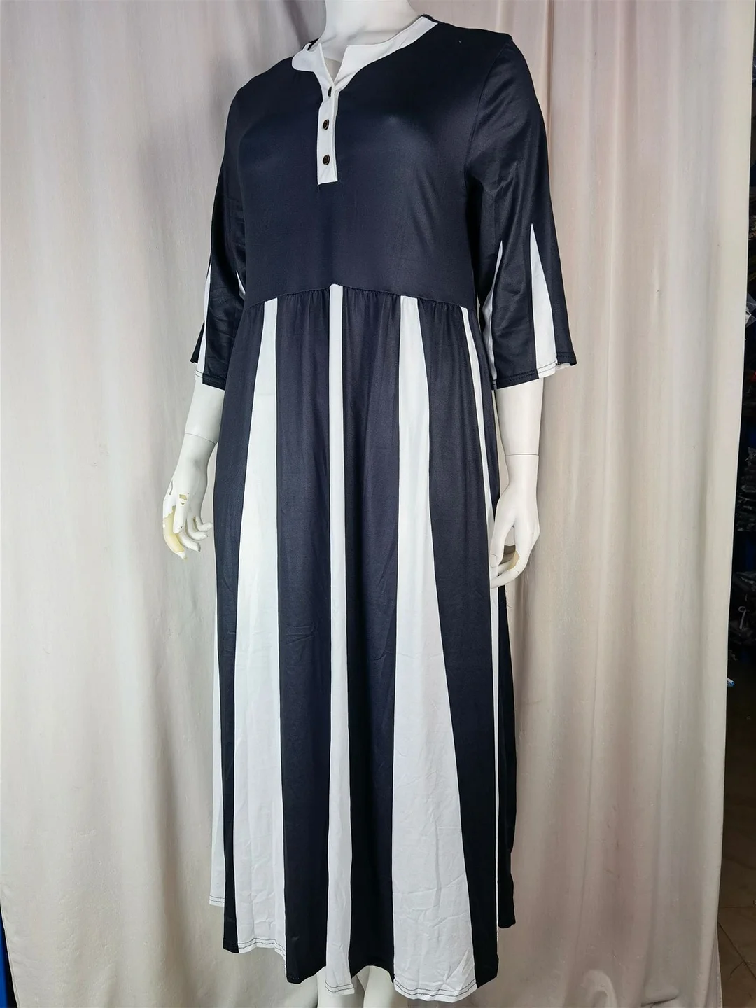 Women Half Sleeve V-neck Solid Color Dress