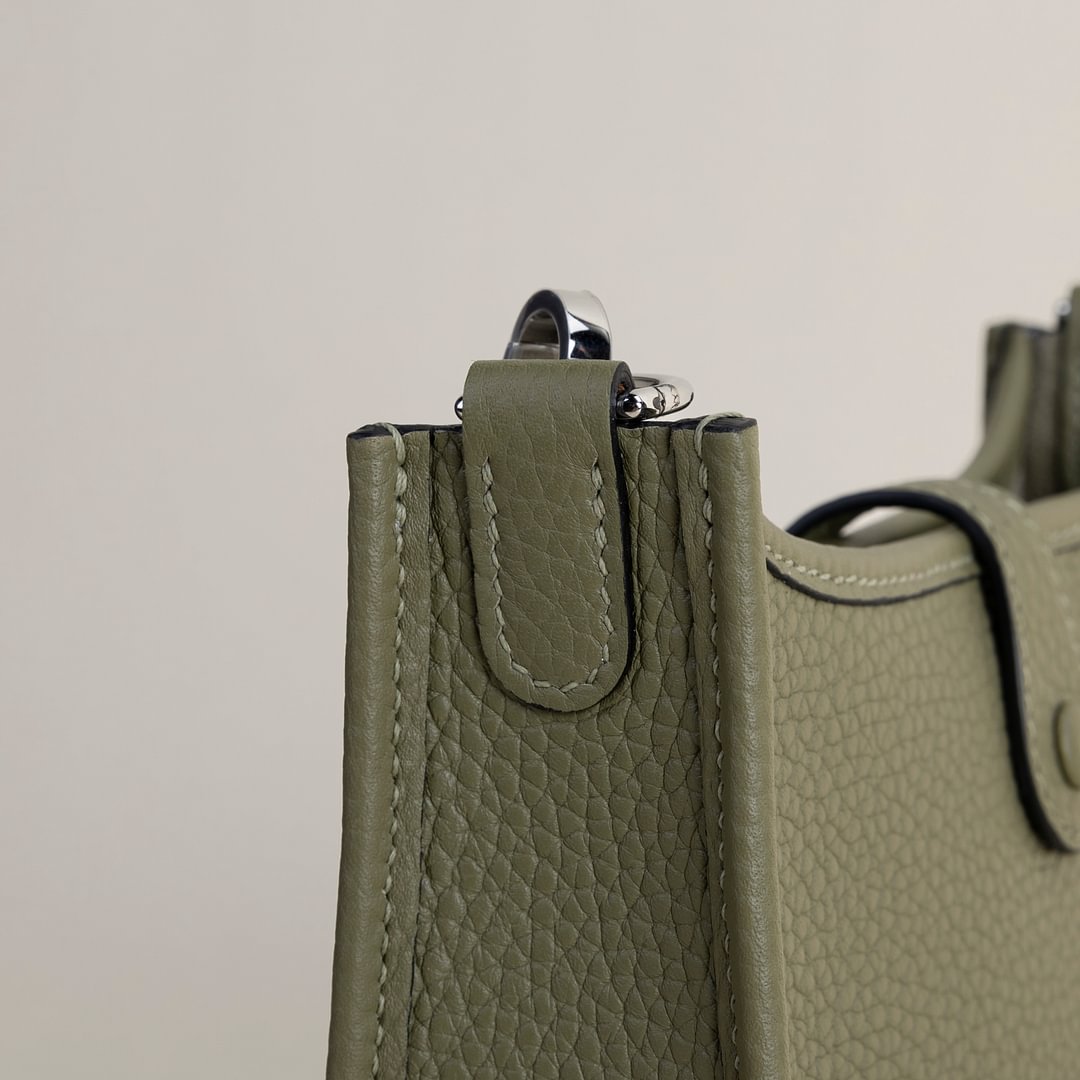 Evelyne mini Clemence Q1 Sauge PHW