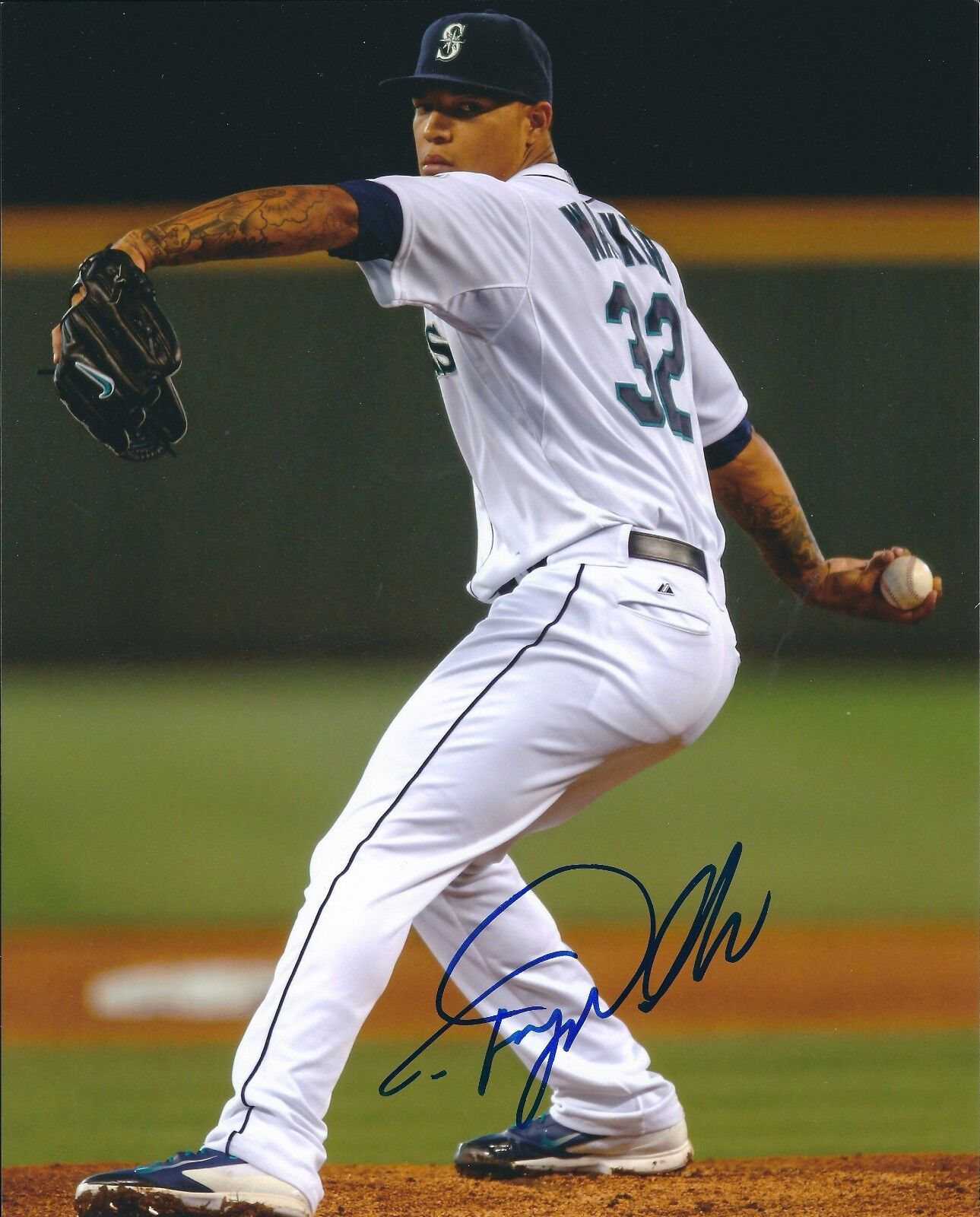 Signed 8x10 TAIJUAN WALKER Seattle Mariners Autographed Photo Poster painting - COA