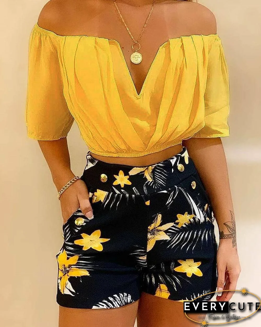 Off Shoulder Ruched Top & Tropical Print Shorts Set P13644