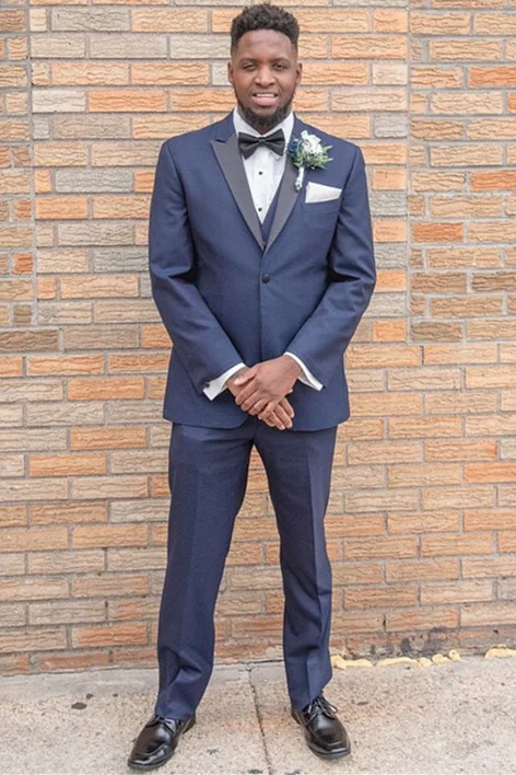 Dark Navy Peaked Lapel Three Pieces Wedding Suit For Men's Party