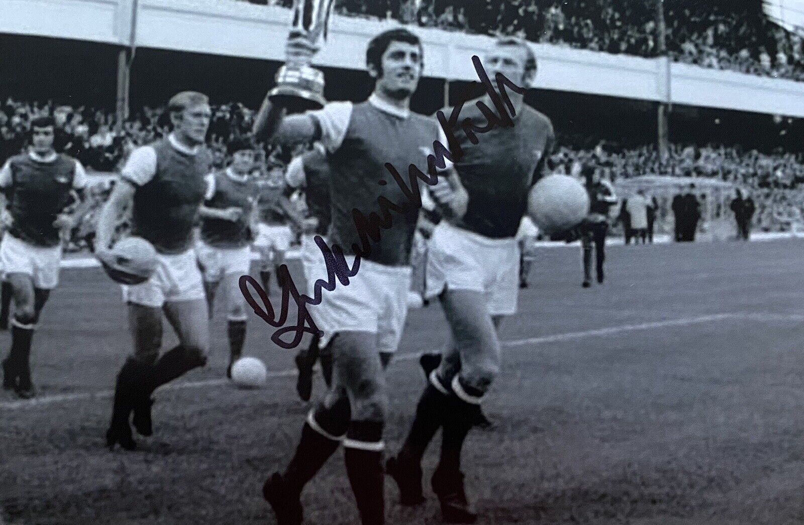 Frank McLintock Genuine Hand Signed Arsenal 6X4 Photo Poster painting