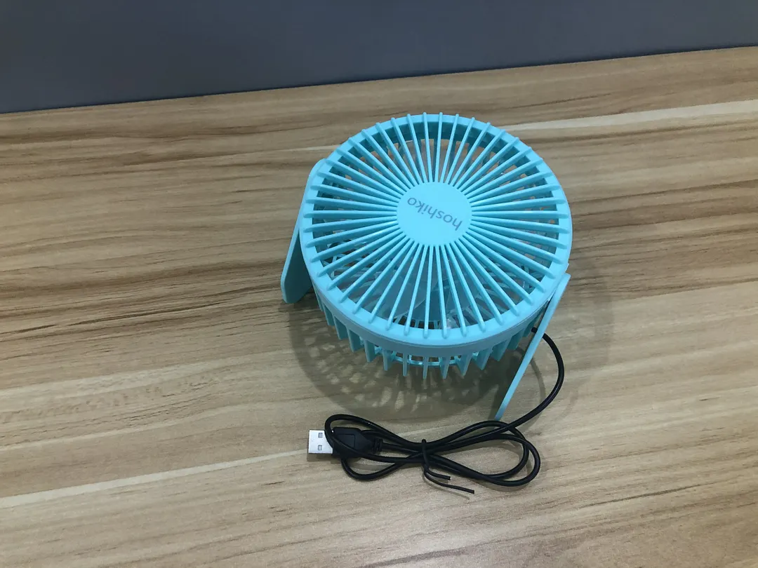 hoshiko USB-Powered Desktop Fans - 6 Inch Portable Fans with 3 Speeds Strong Airflow, Quiet Operation and 360&deg;Rotate, Personal Table Fan for Home,Office, Bedroom