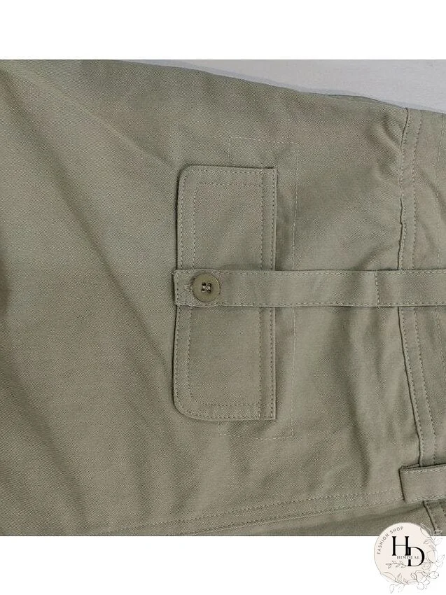 Streetwear-Inspired Black Cargo Pants