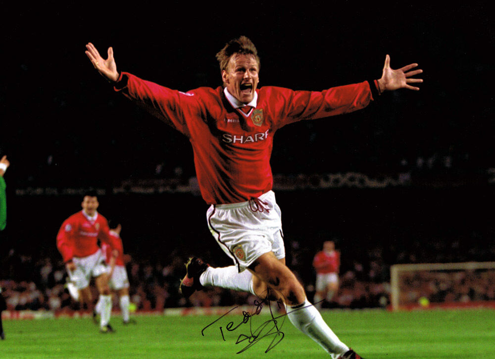 Teddy Sheringham SIGNED 1999 United 16x12 Photo Poster painting AFTAL