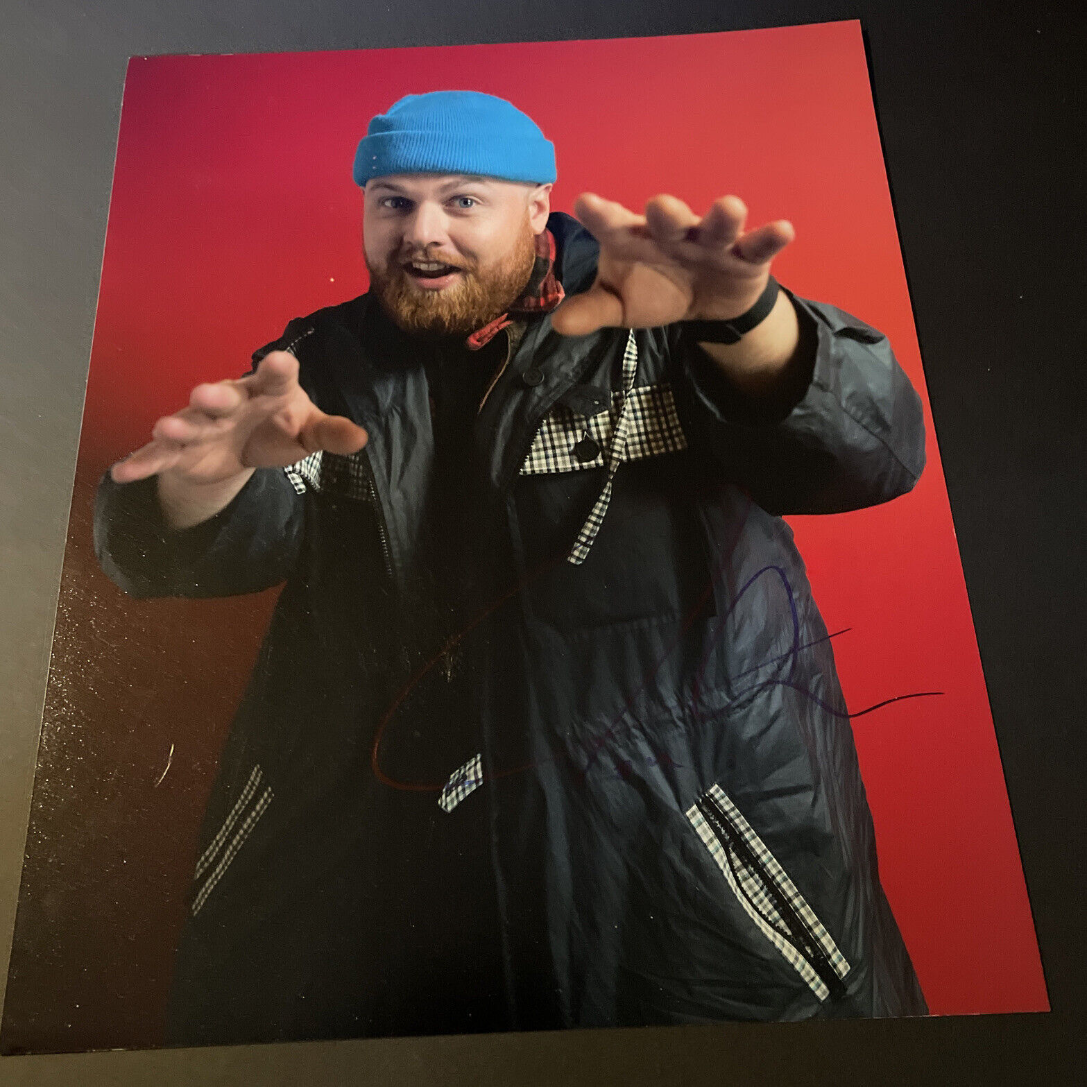 Tom Walker MUSICIAN Hand Signed 10x8 Photo Poster painting Autograph (Very Slight Damage) Singer