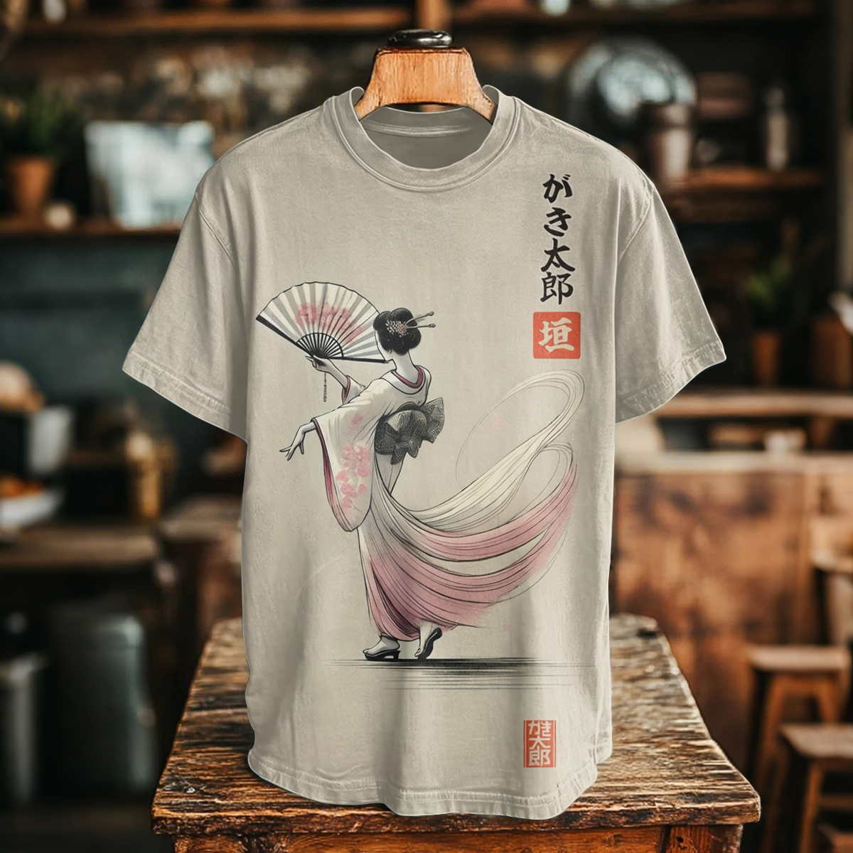 Vintage Elegant Japanese Geisha Art Print T-shirt elevenforest