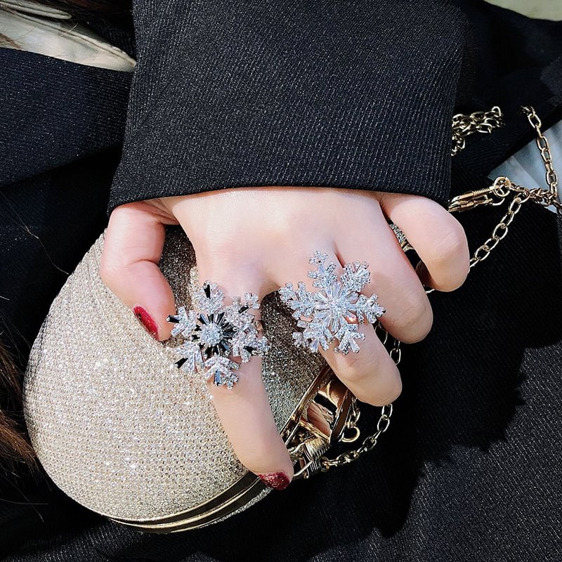 Snowflake rotating ring ring