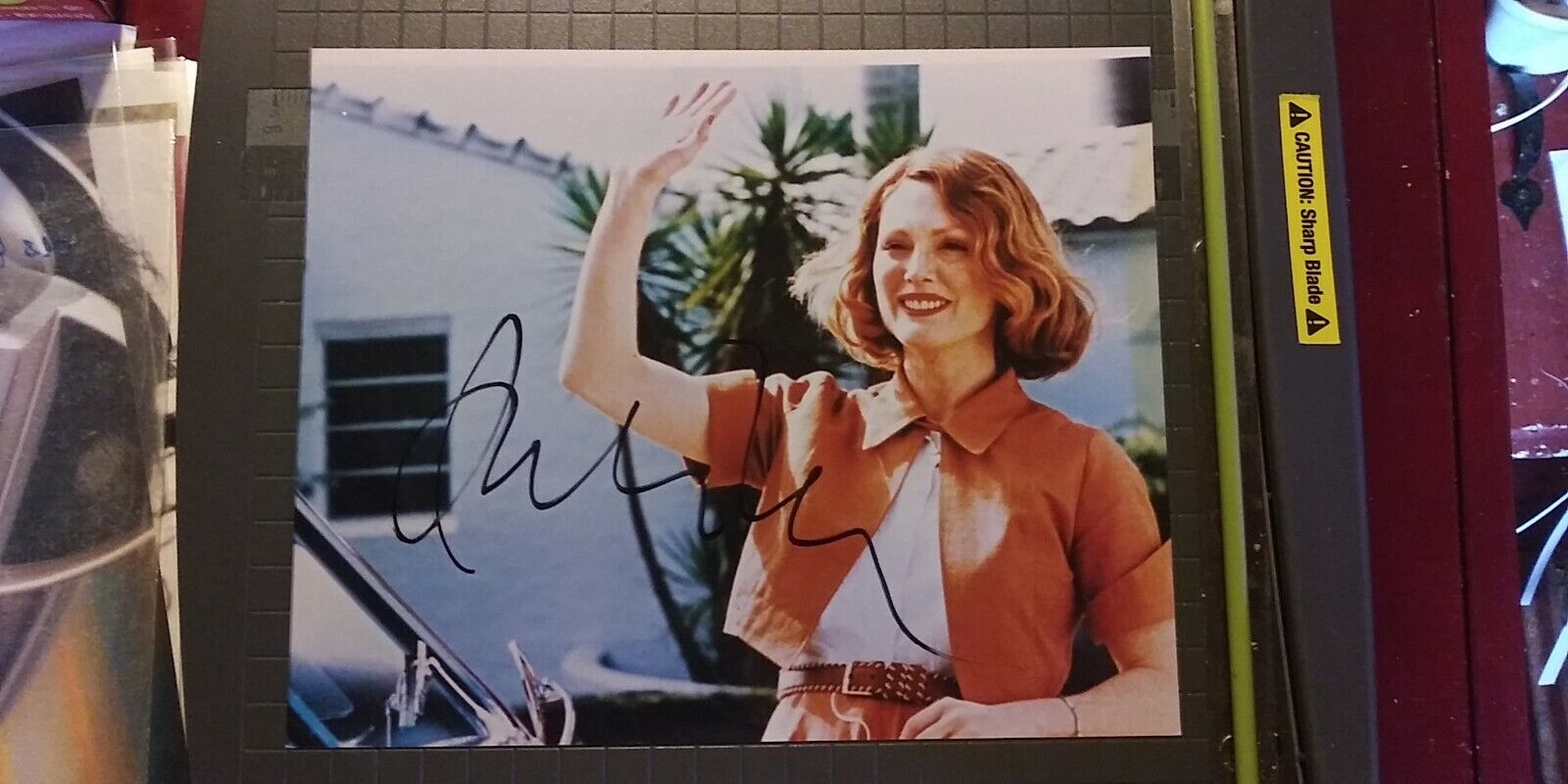 Julianne Moore signed 8x10