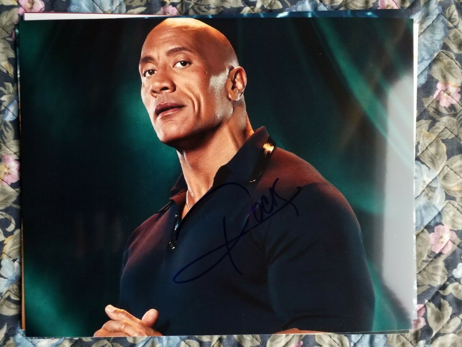 Autographed Rock Authentic Signed 8 x 10 Photo Poster painting The Rock Dewayne Johnson