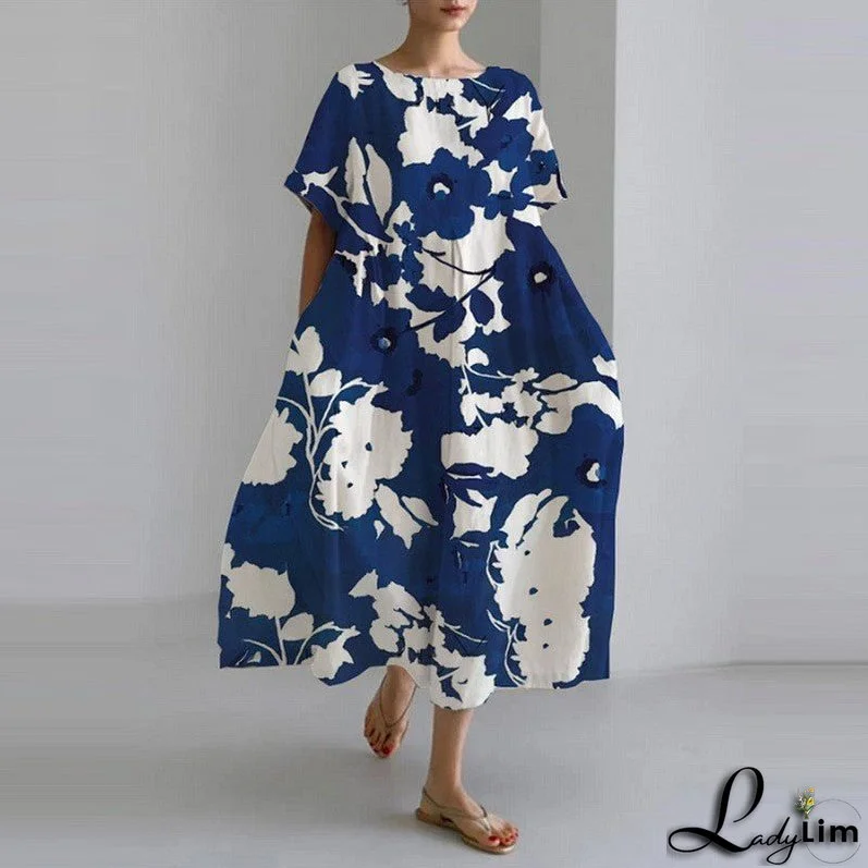 High-quality dress with a round neckline and a fashionable fit