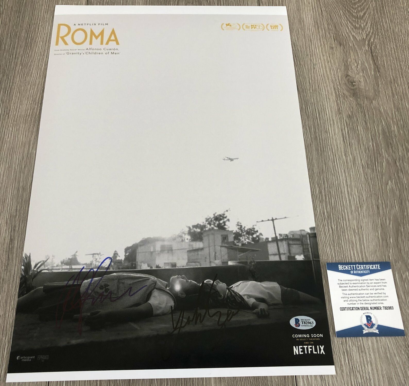 ALFONSO CUARON & YALITZA SIGNED ROMA 12x18 Photo Poster painting w/EXACT PROOF & BECKETT BAS COA