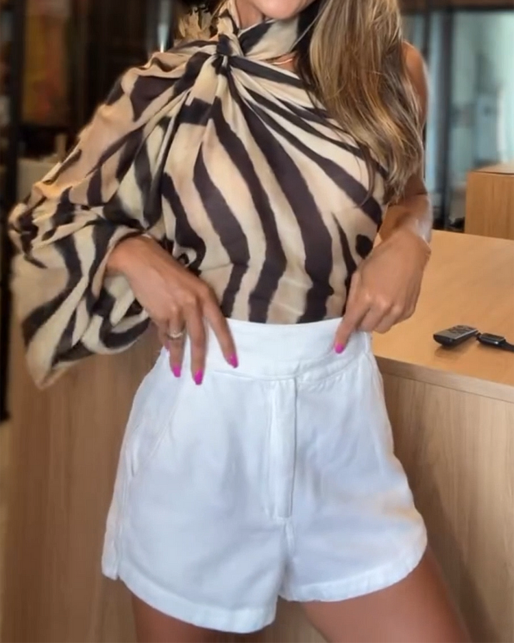 One-shoulder Tie Printed Top and Shorts Two-piece Set
