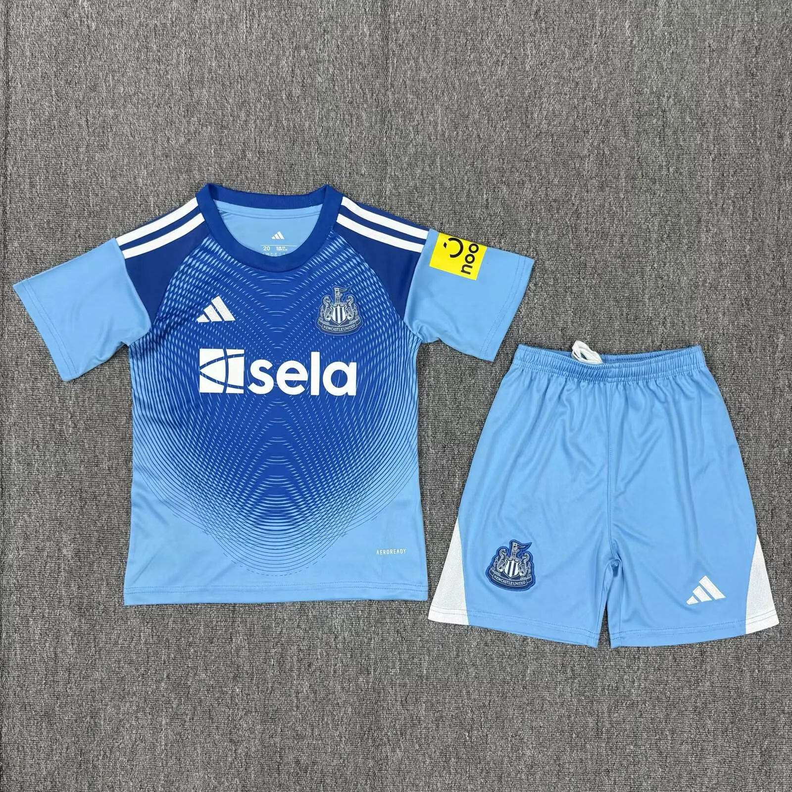 2025-2026 KIDS Newcastle United Goalkeeper Football Shirt 1:1 Thai Quality- Maxi Kit