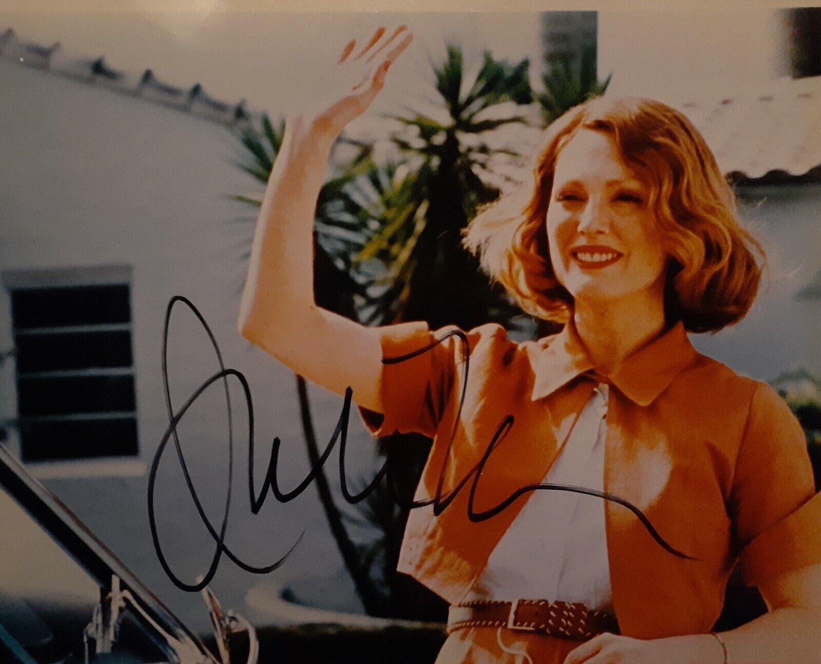 Julianne Moore signed 8x10