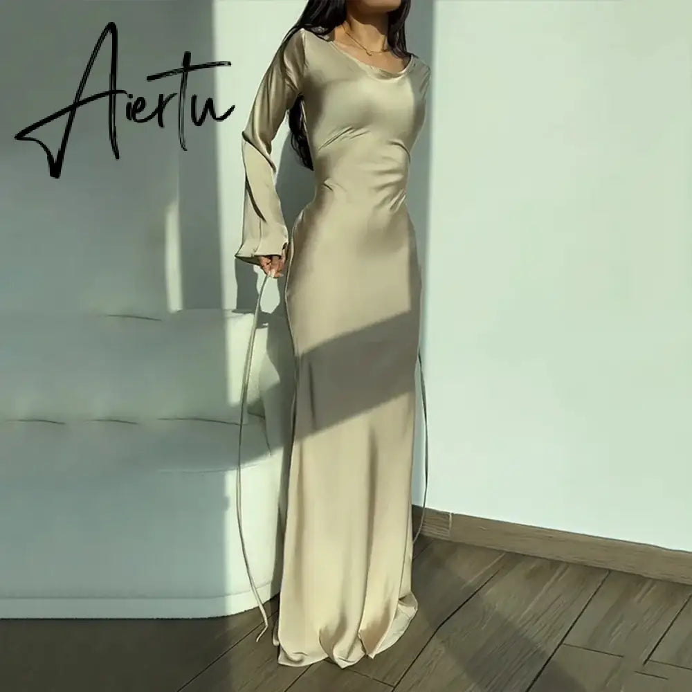 Aiertu Autumn and Winter Women's Lace Up Separation Feeling National Style Lazy Style Waist Wrapped White Round Neck Long Sleeved Dress Aiertu