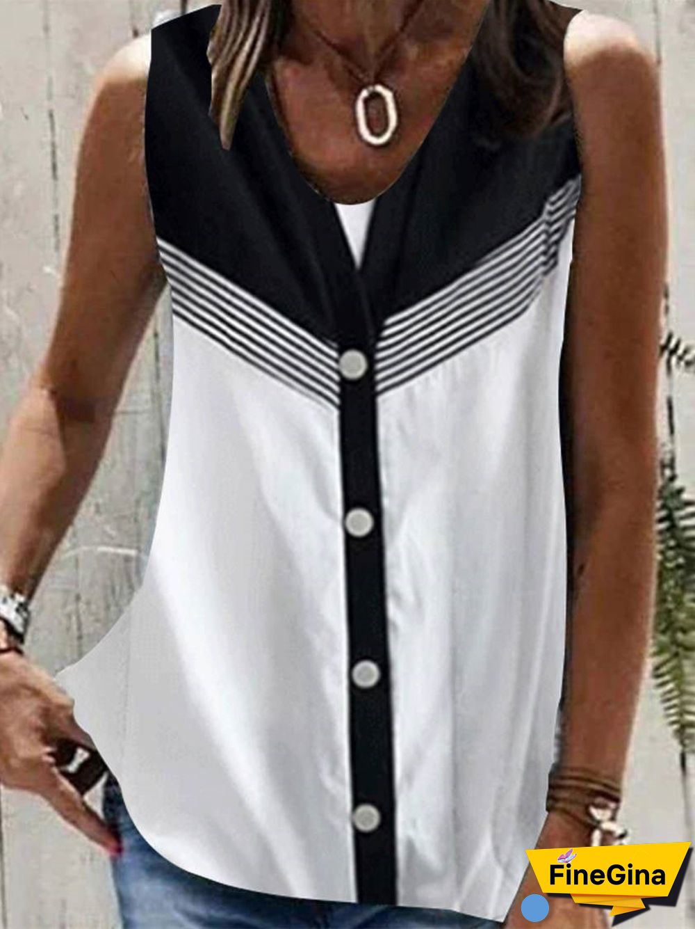 Women's Black and White V-neck Sleeveless Striped Top