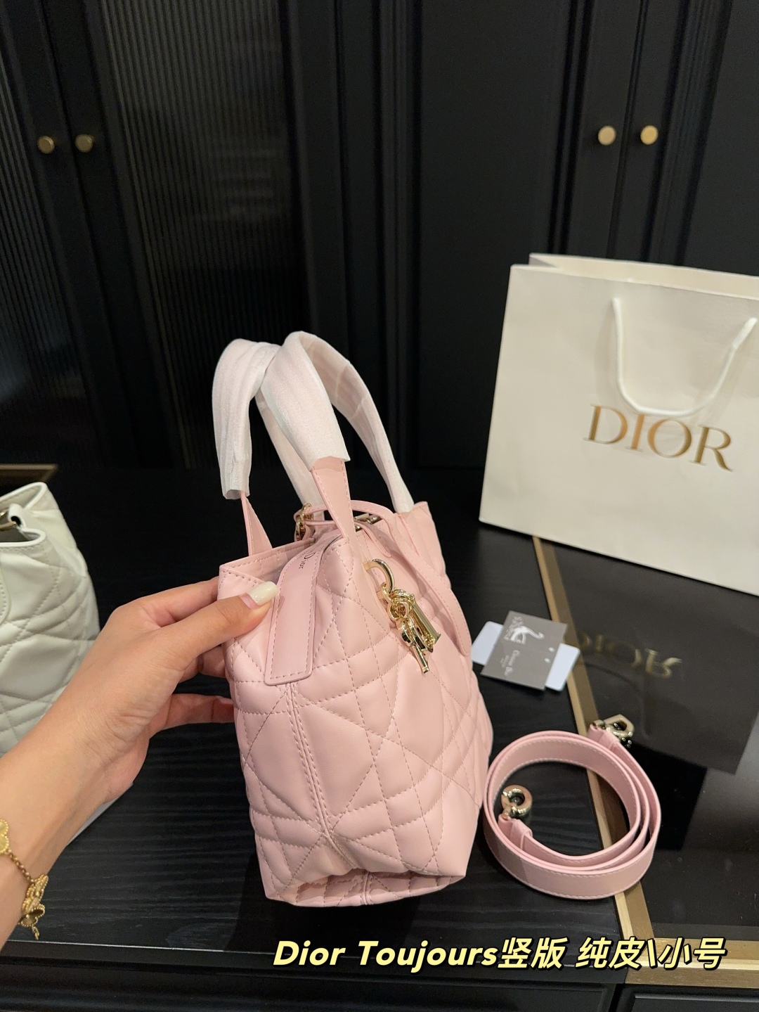 7e6faa142bb04911e6efcbb947e36ea9