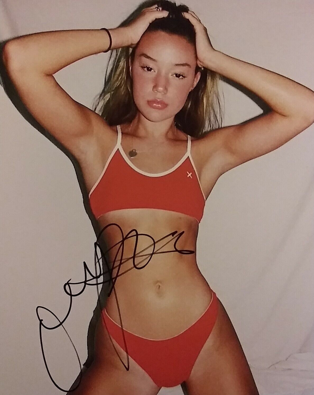 Olivia ponton signed 8 x 10