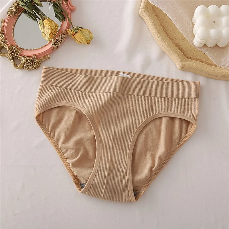 FINETOO Seamless Briefs Women Sexy Panties S-XL Female Underpants Fashion Ladies Panties Solid Color Girls Panty Lingerie 2020