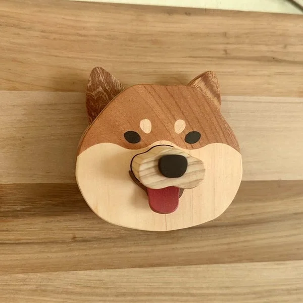 Ręcznie robiony drewniany dzwonek do drzwi Shiba Inu