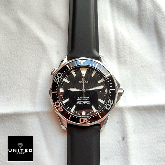 Omega Seamaster Black Dial Black Rubber Bracelet Replica front view