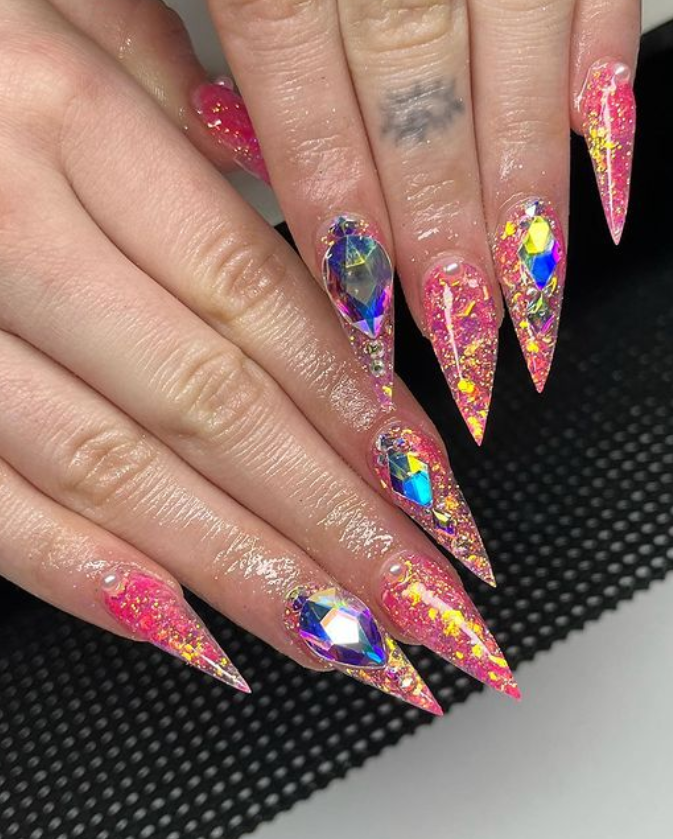 Cardi B's Extralong Gold Nails at the 2019 MTV VMAs | POPSUGAR Beauty UK