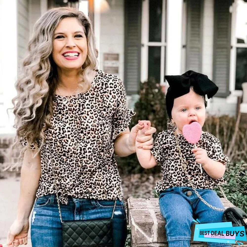 Mommy and Me Round collar Leopard Brown Short Sleeve Matching Tops