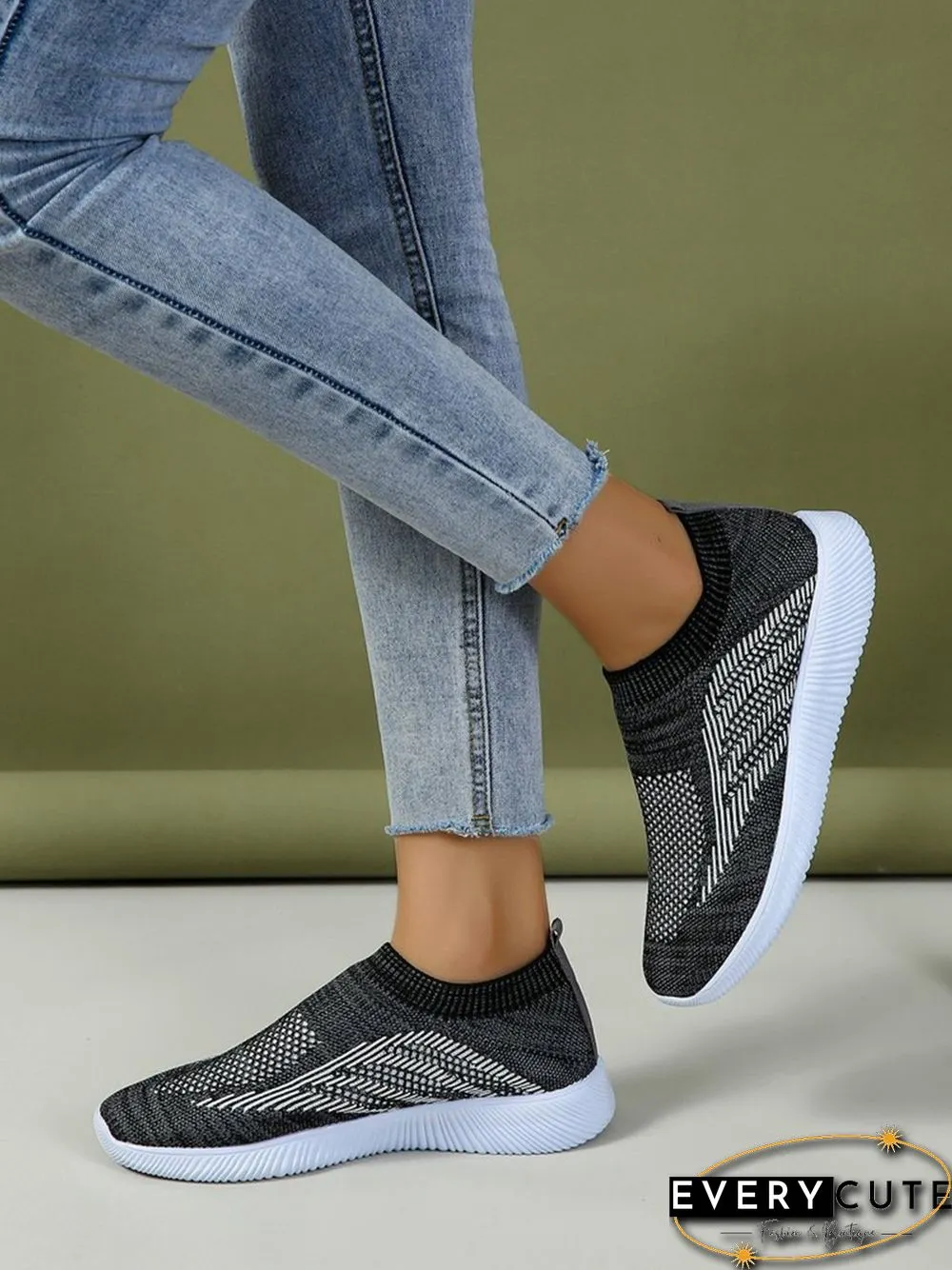 Black and White Contrast Flyknit Sneakers
