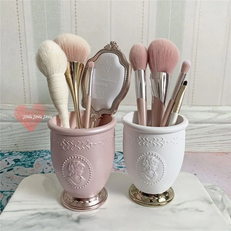 [Pre-sale]French Retro Makeup Brush Holder ON555