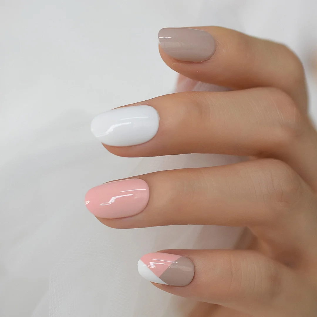 Round Fake Nails Full Cover Artificial Nails White Pink Press On Nails Khaki Short False Artificial Nail Art Tips Designer-Nail Inspo