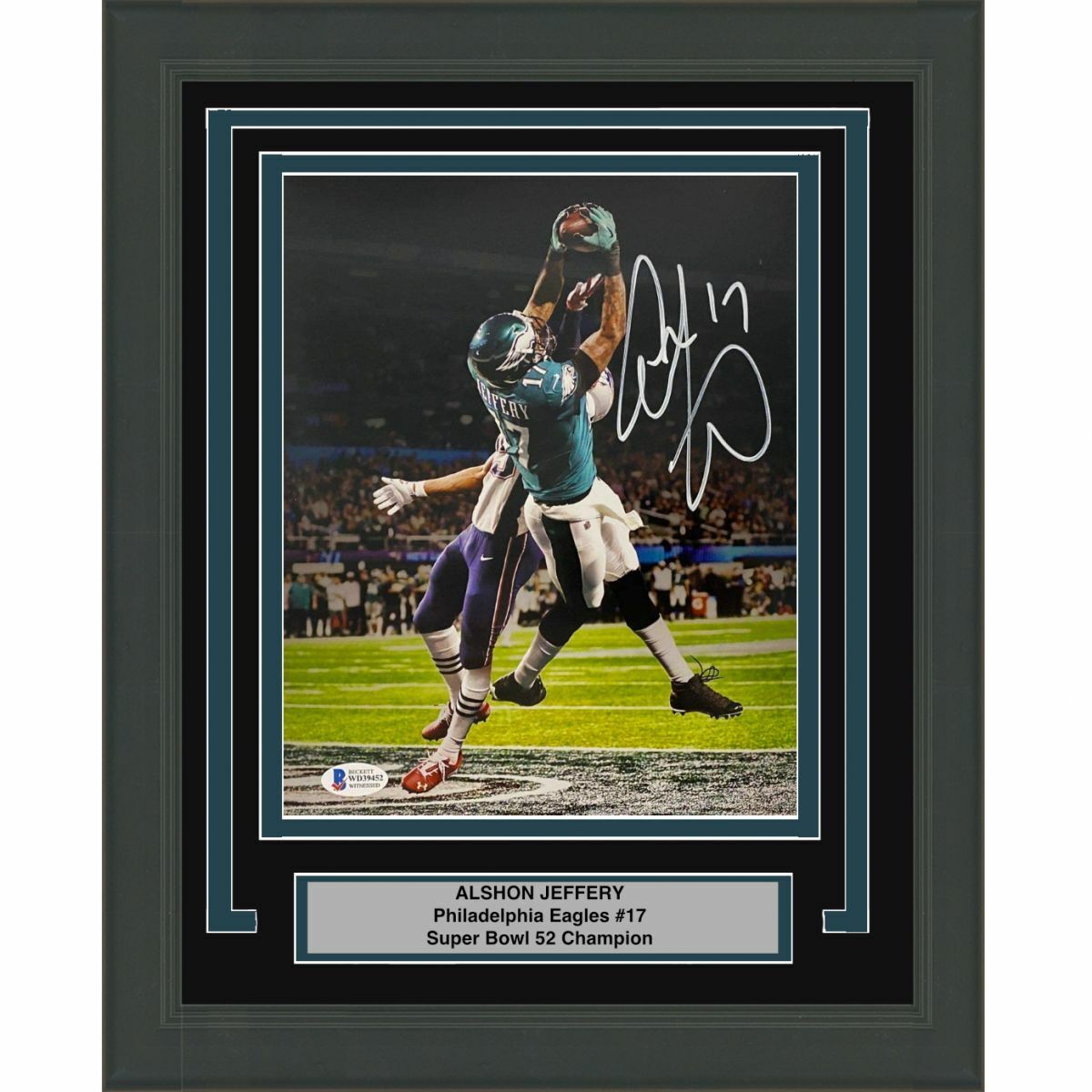 FRAMED Autographed/Signed ALSHON JEFFERY Super Bowl LII Catch 8x10 Photo Poster painting BAS COA