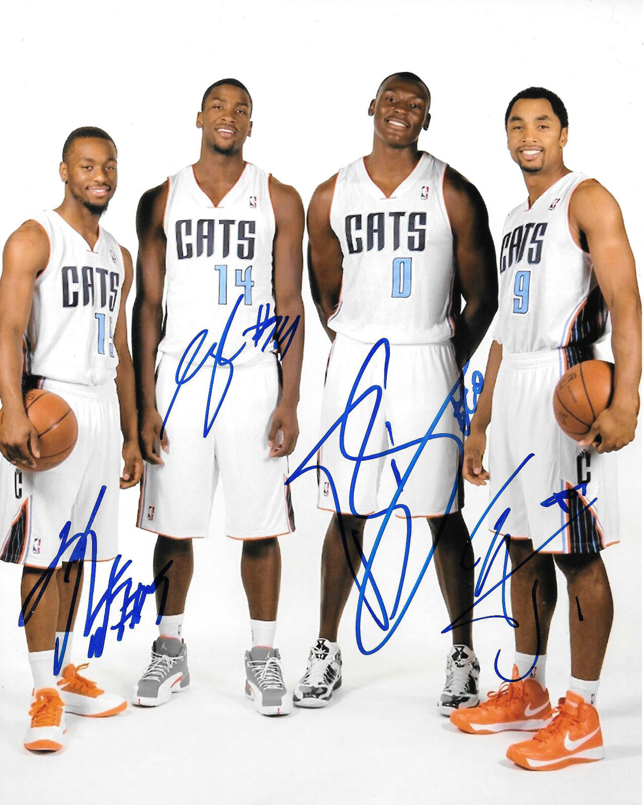 GFA 2013-2014 Team * CHARLOTTE BOBCATS * Signed 8x10 Photo Poster painting RW1 COA