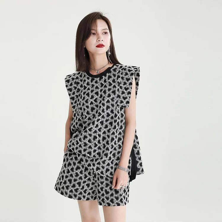 Design O-neck Heart Printed Side Pleated Patchwork Flying Sleeve Top