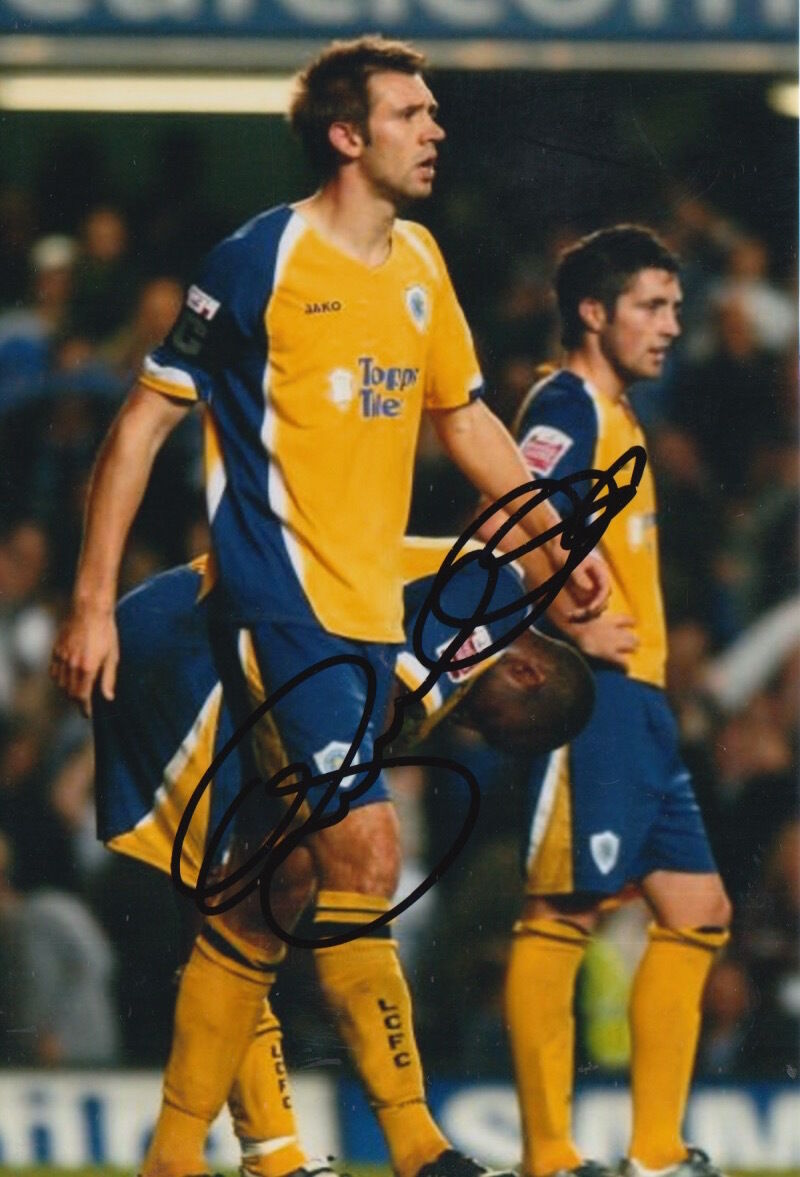 LEICESTER CITY HAND SIGNED GARETH MCAULEY 6X4 Photo Poster painting.