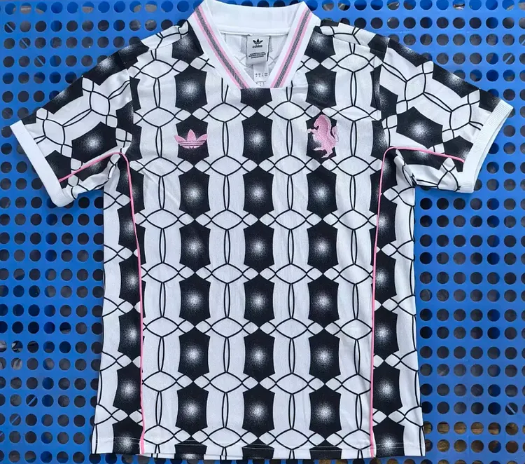 2025-26 Juventus Retro Black and White Jersey - Fan Edition