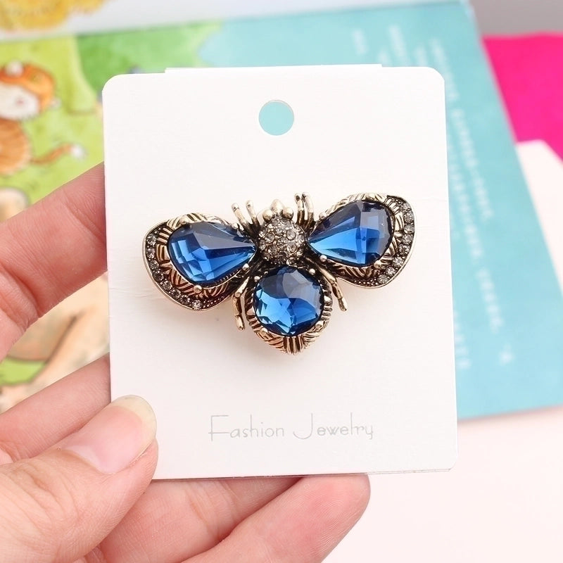 Cute Pastoral Bee Alloy Asymmetrical Rhinestones Women’s Brooches