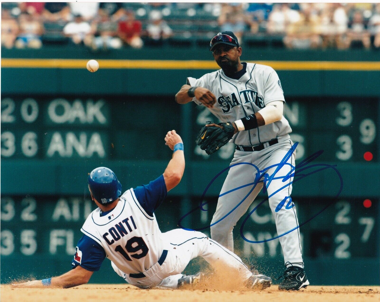 JOLBERT CABRERA SEATTLE MARINERS ACTION SIGNED 8x10