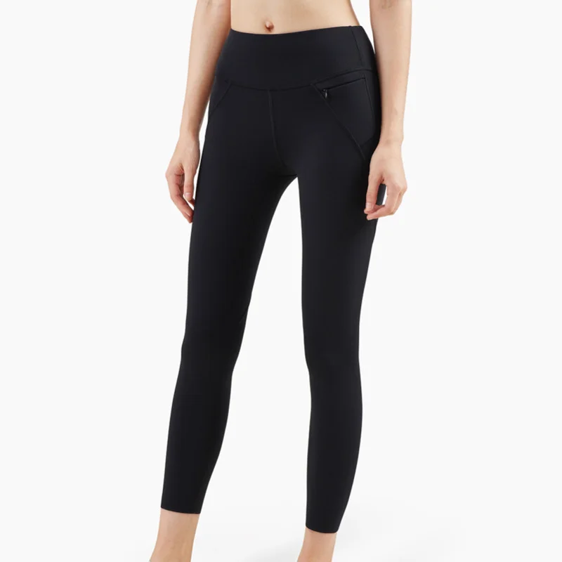 straight leg yoga pants pockets details
