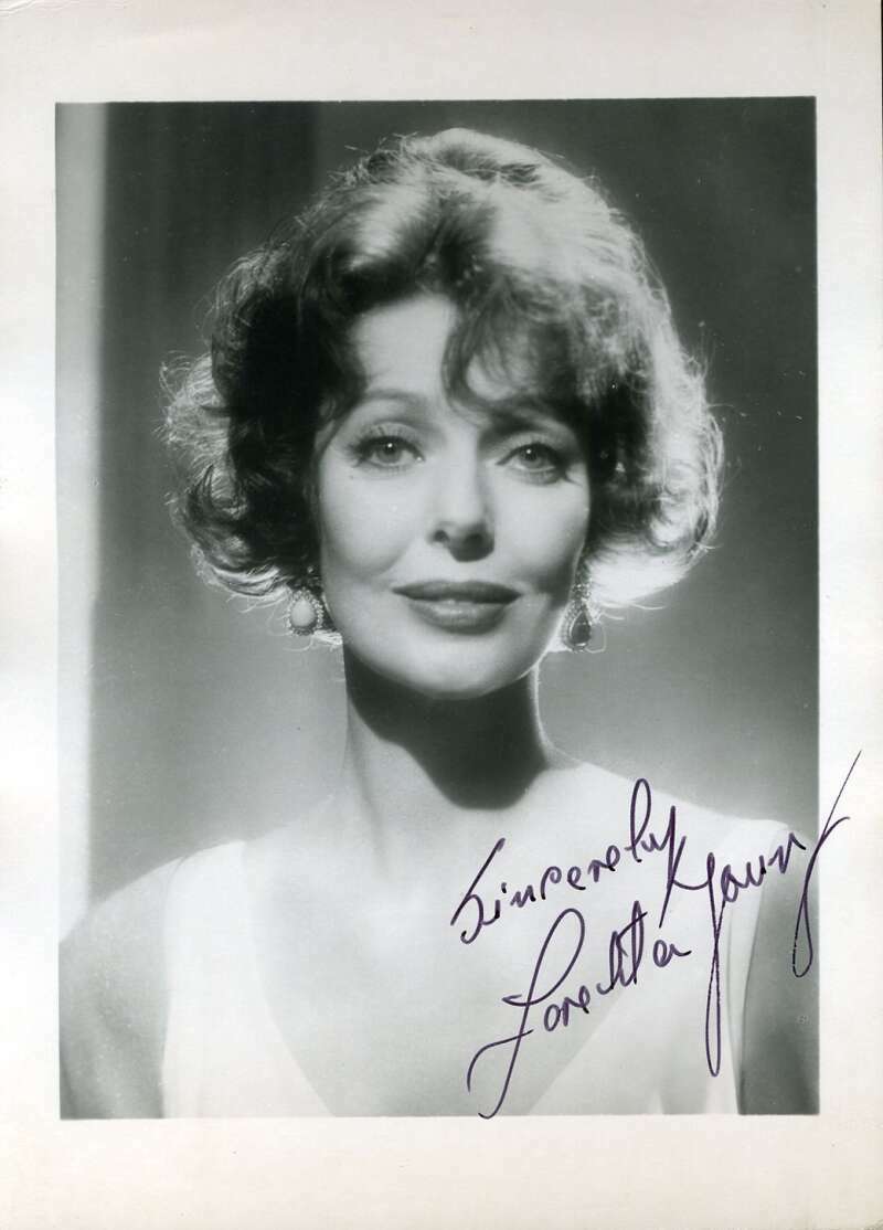 Loretta Young PSA DNA Coa Signed 5x7 Photo Poster painting Autograph