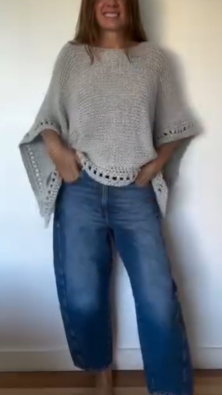 Γυναικείο πλεκτό casual μπλουζάκι με στρογγυλή λαιμόκοψη και κοίλο ντεκολτέ