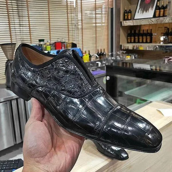 Men's black crocodile leather shoes