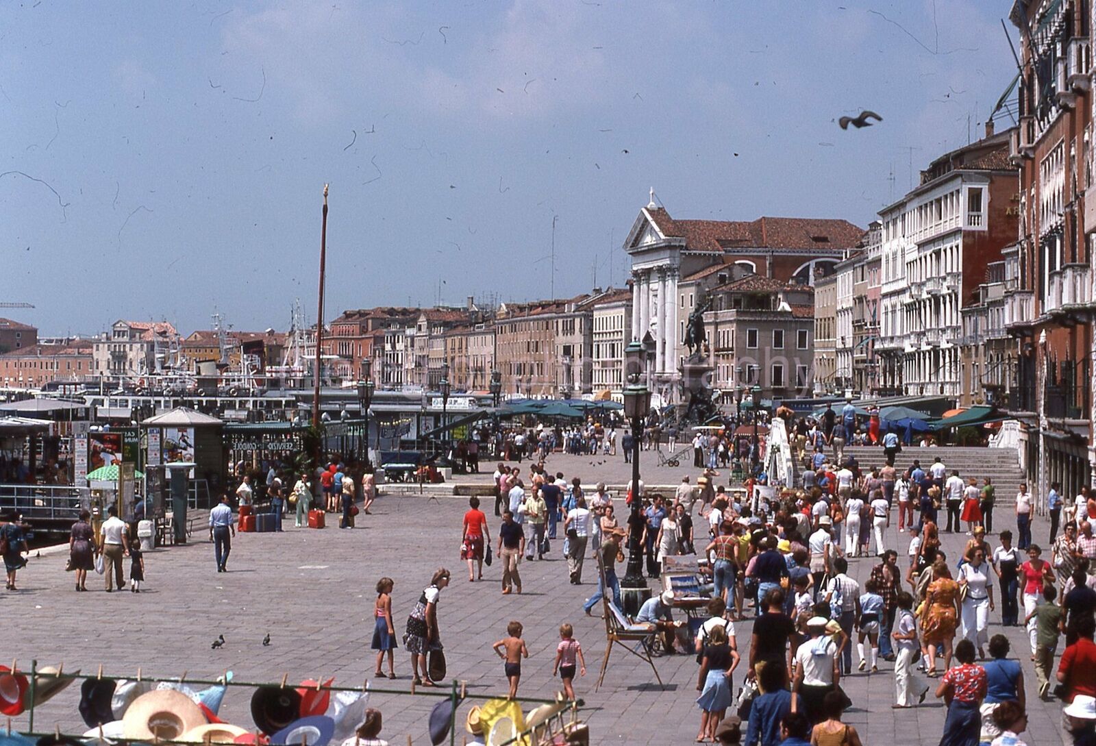 VENICE ITALY ? Crowd Scene EUROPE 35mm FOUND SLIDE Vintage COLOR Photo Poster painting 15 T 15 L