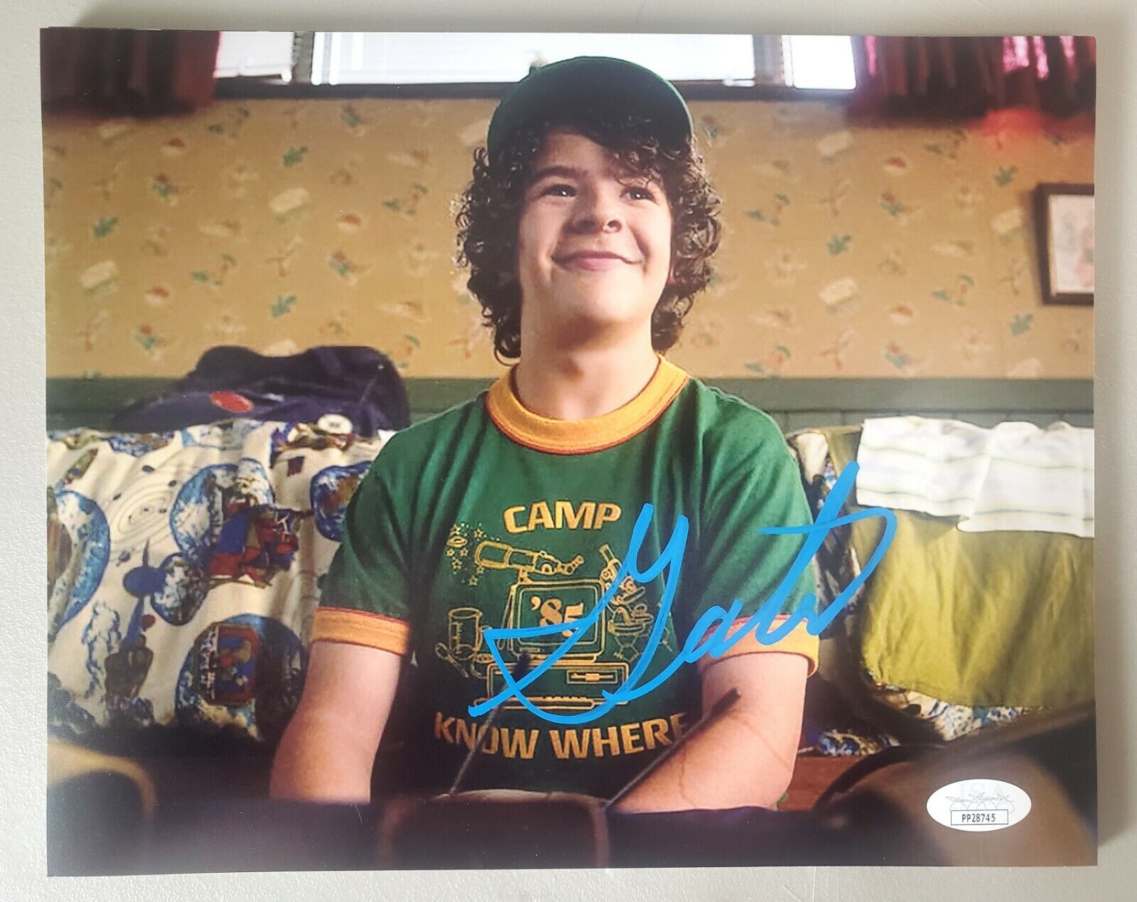 Stranger Things Season 3 Gaten Matarazzo signed 8x10 Autograph Photo Poster painting. JSA